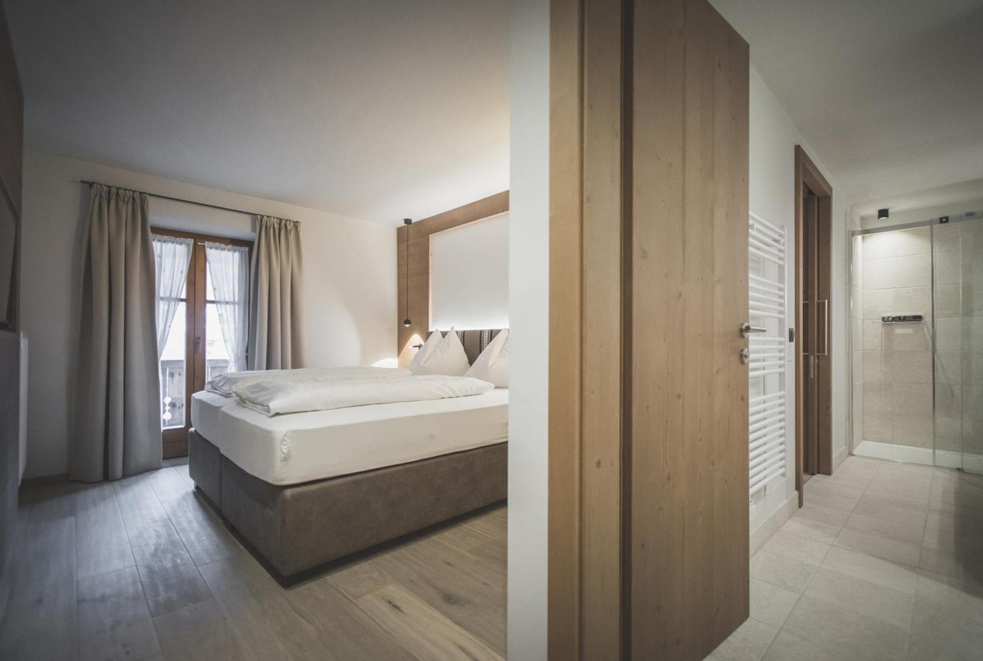Hotel Alpenhof Rasùn di Sotto Esterno foto