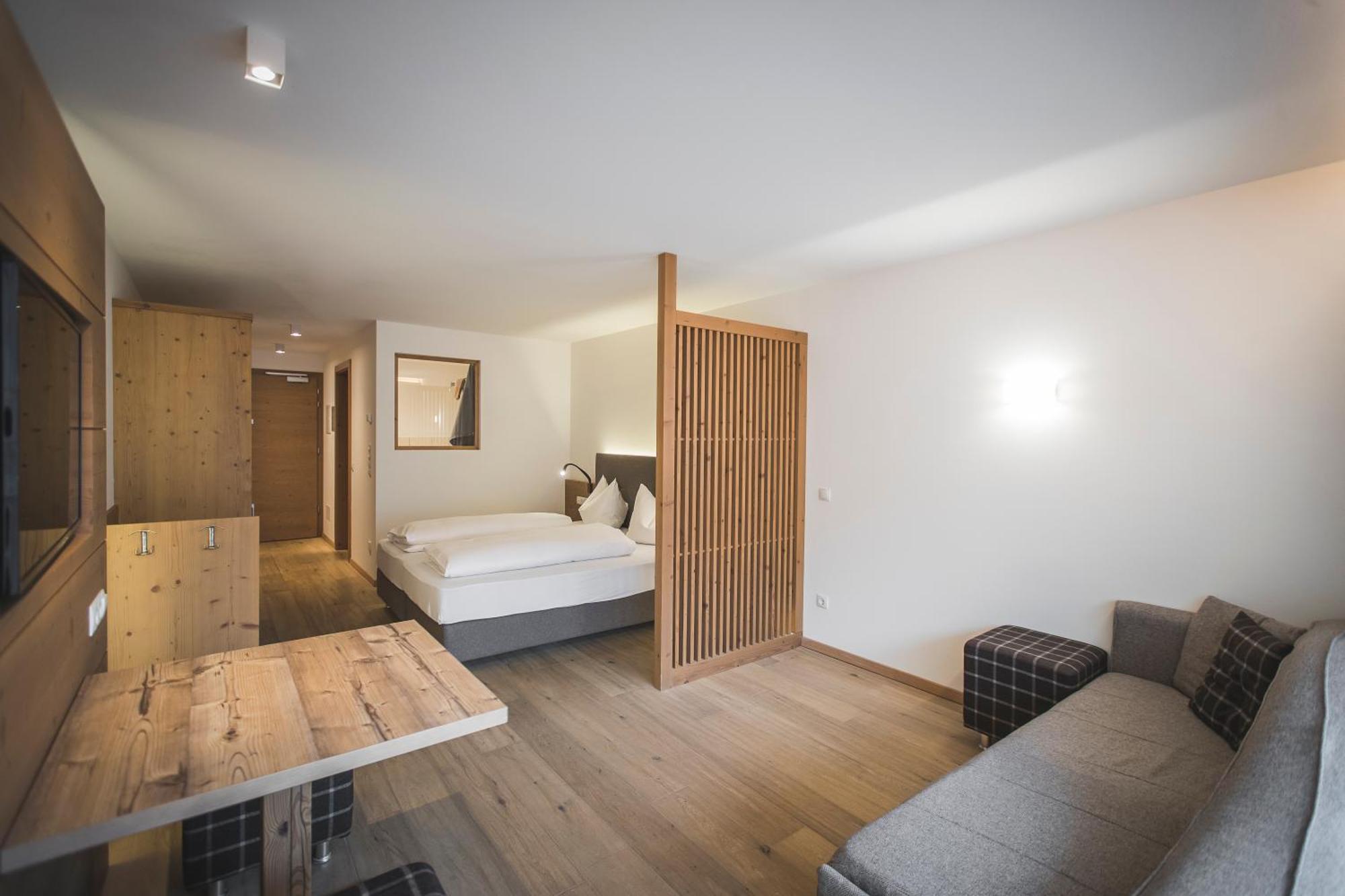 Hotel Alpenhof Rasùn di Sotto Esterno foto