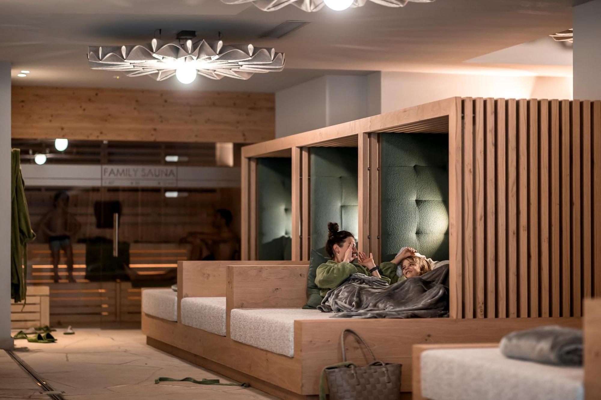 Hotel Alpenhof Rasùn di Sotto Esterno foto