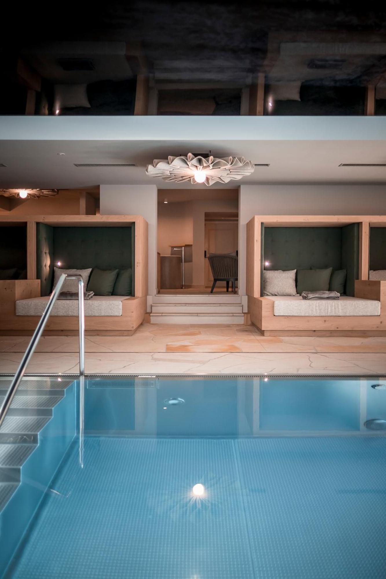 Hotel Alpenhof Rasùn di Sotto Esterno foto