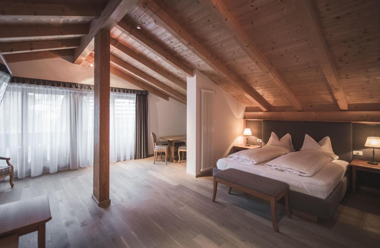 Hotel Alpenhof Rasùn di Sotto Esterno foto
